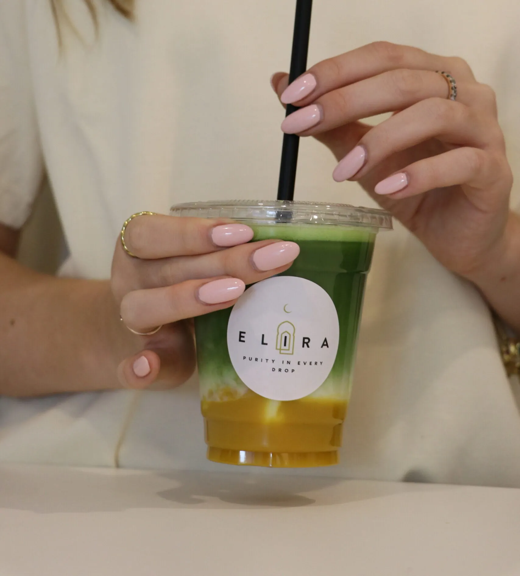 Matcha Drink mit Mango-Püree – fruchtig-cremiger Contest Grade Mix