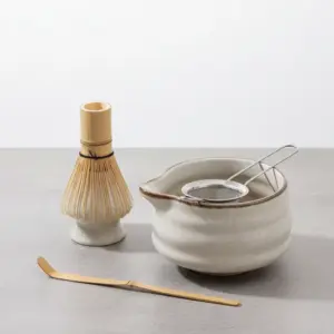 5-teiliges Matcha Set mit Schale, Bambusbesen, Löffel und Sieb als komplettes Zubehör
