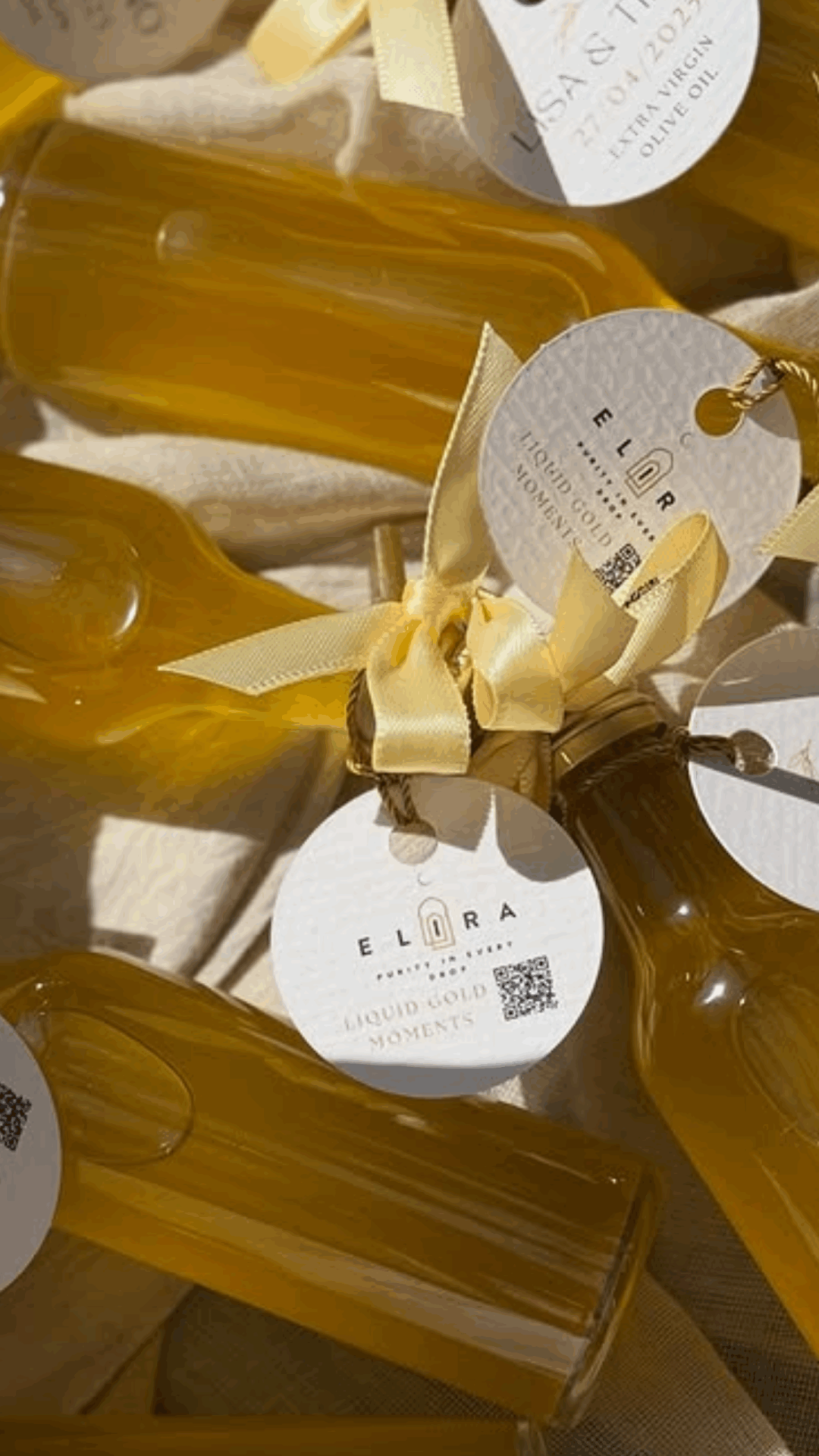 Kleine Flasche Liquid Gold Moments Olivenöl – stilvolles Gastgeschenk für Hochzeiten, Firmenfeiern und besondere Anlässe.